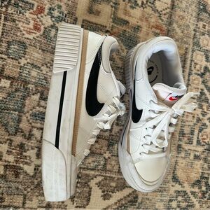 Women’s Nike court legacy lift shoes